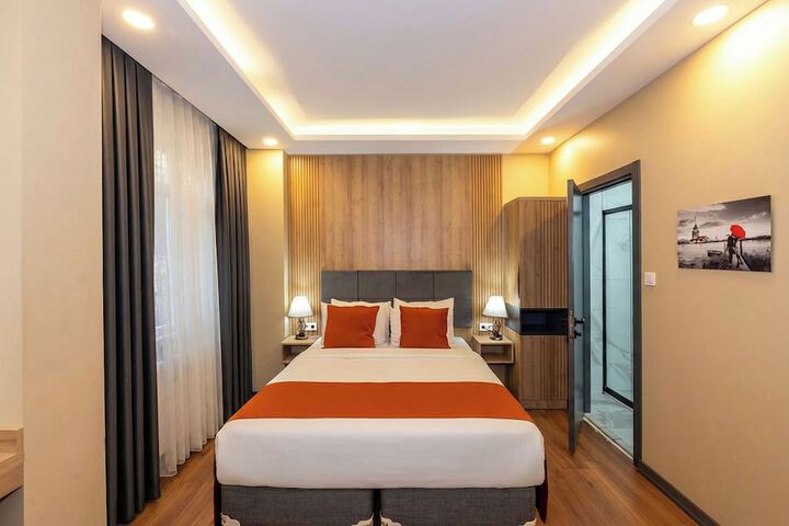 Room 33 of 73