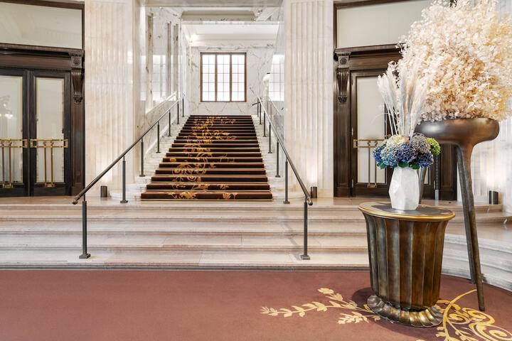 Entrance & Lobby