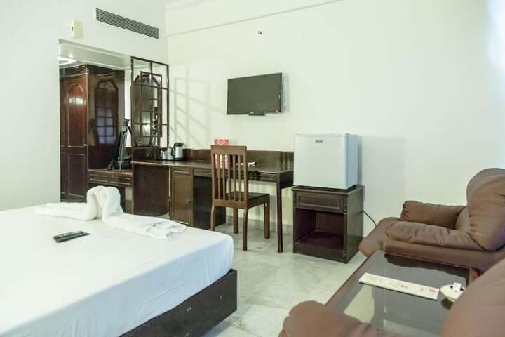 Room 13 of 35