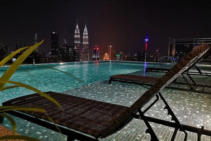 Pool 17 of 26