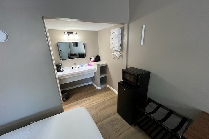 1 Queen Bed Mobility Accessible (15 of 35)