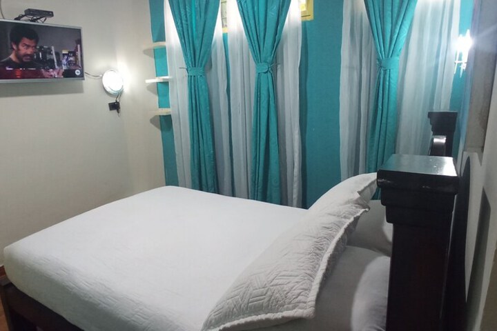 Room 11 of 23