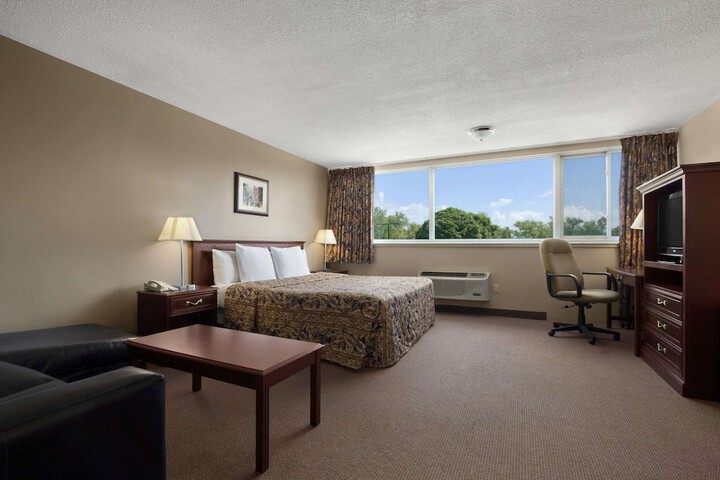 Room 14 of 29