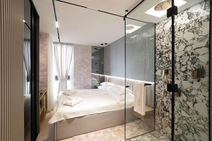 Room 9 of 45