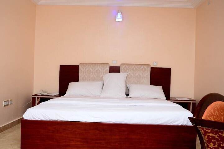 Room 7 of 30