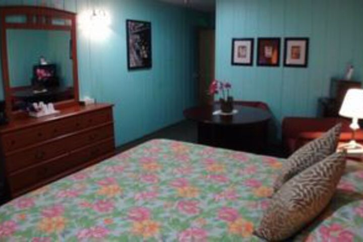Room 16 of 48