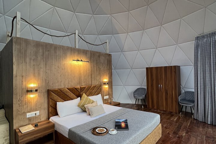 Room 5 of 44