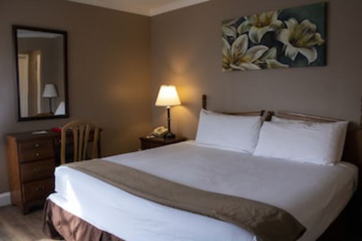 Room 16 of 168
