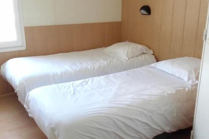 Room 5 of 33
