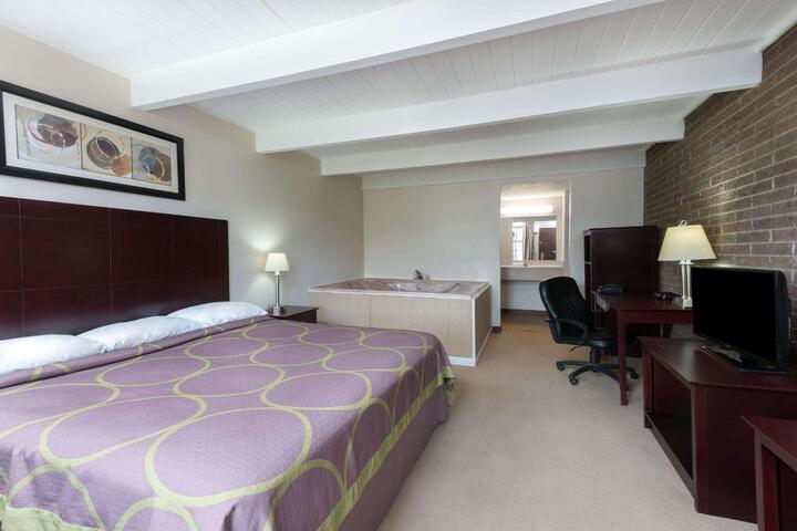 1 King Bed (10 of 12)