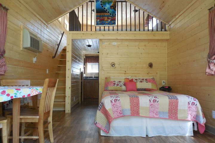 Room 4 of 43