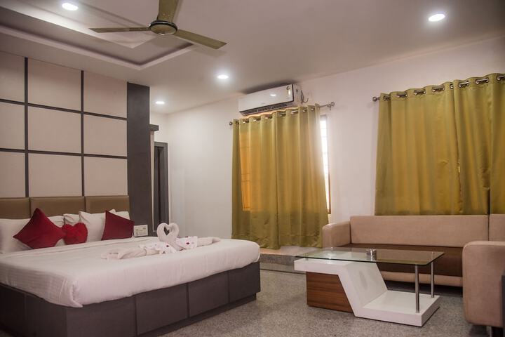 Room 3 of 9