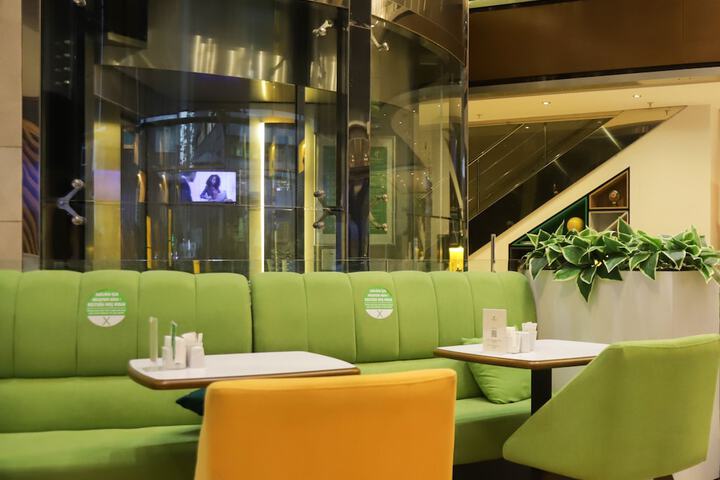 Entrance & Lobby