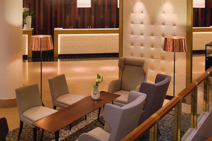 Entrance & Lobby