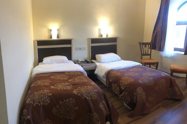 Room 7 of 35