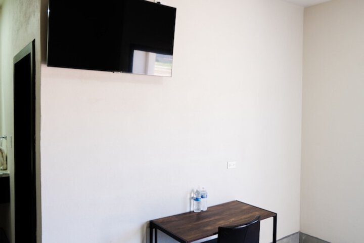 Room 32 of 211