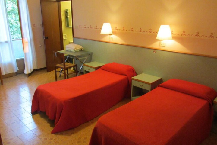 Room 9 of 47