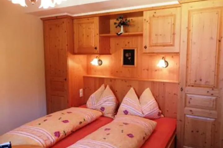 Room 4 of 21