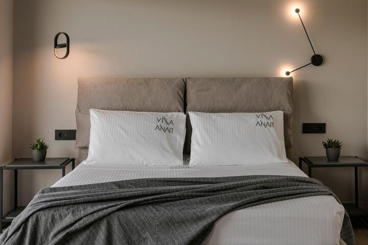 Room 6 of 50