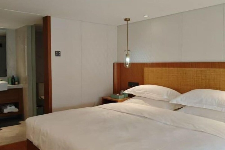 Room 14 of 43