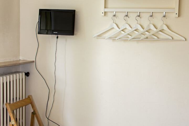 Room 13 of 23
