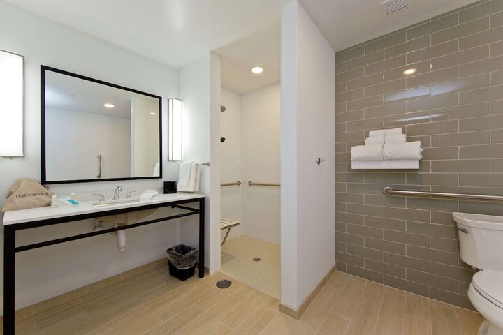 Bathroom shower