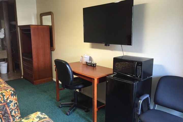 Room 9 of 11