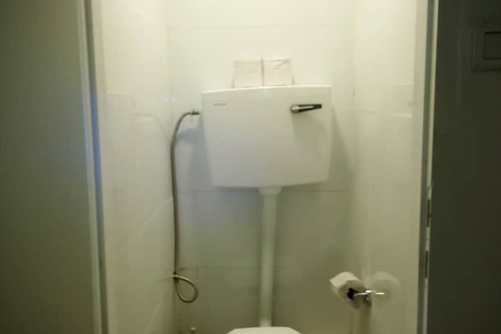Room 16 of 16