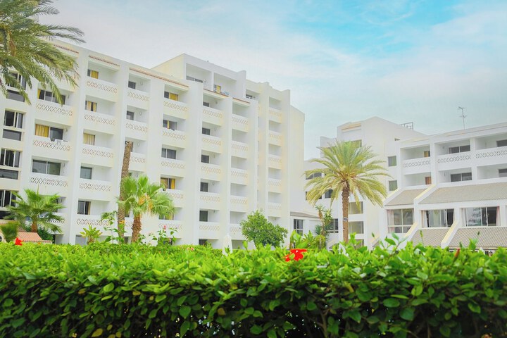 Hotel Exterior 66 of 70
