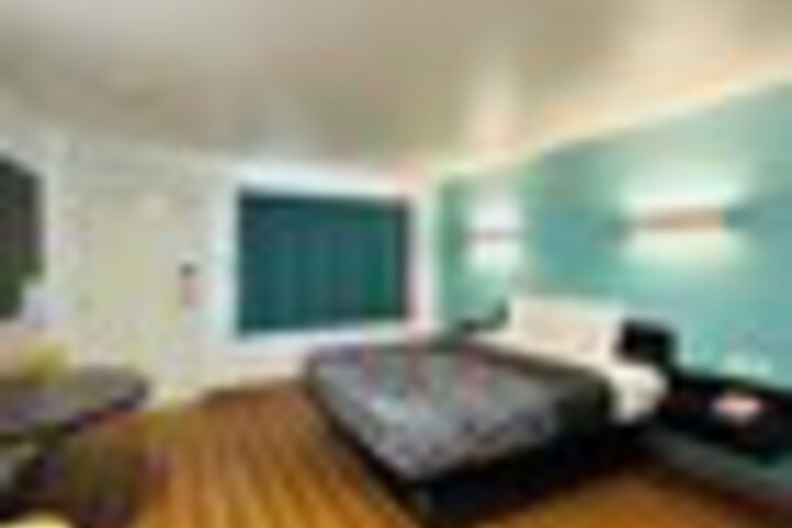 Room 14 of 69