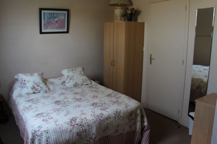 Room 10 of 18