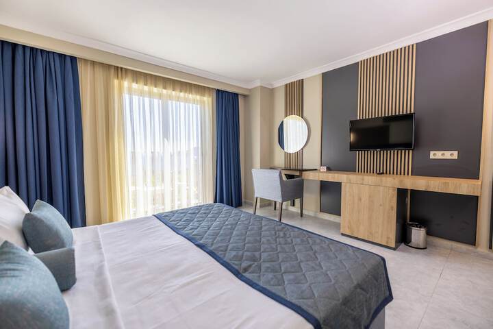 Room 8 of 108
