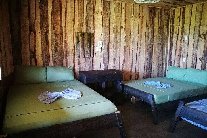 Room 6 of 34