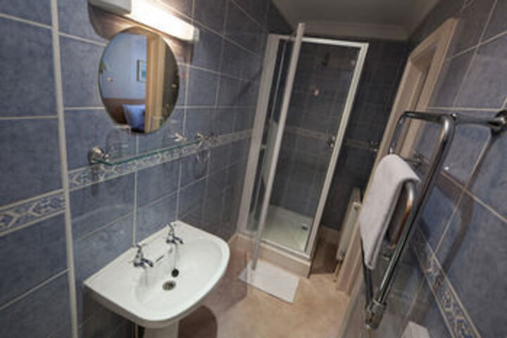 Room 5 of 28