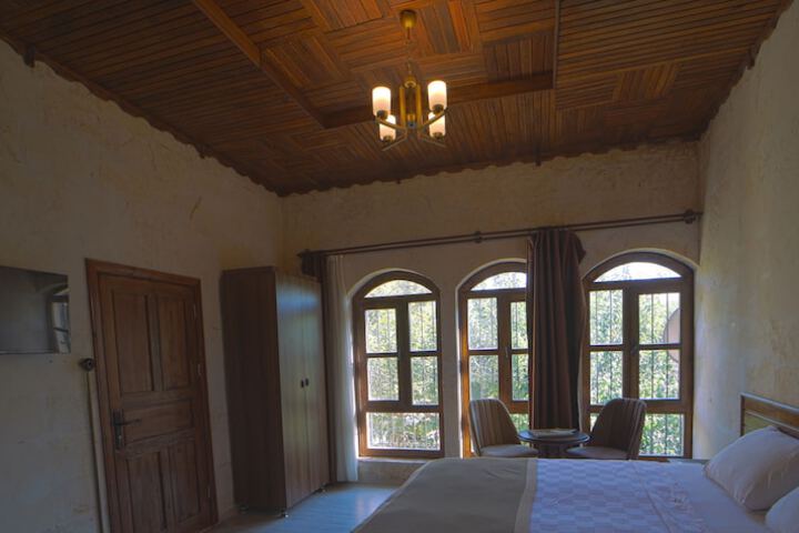 Room 15 of 44