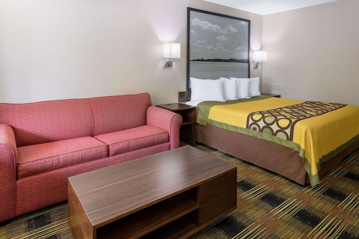 1 King Bed (3 of 8)