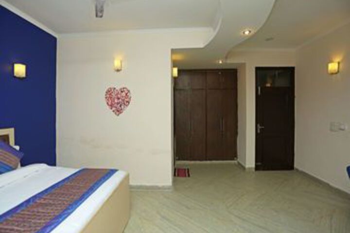 Room 15 of 25