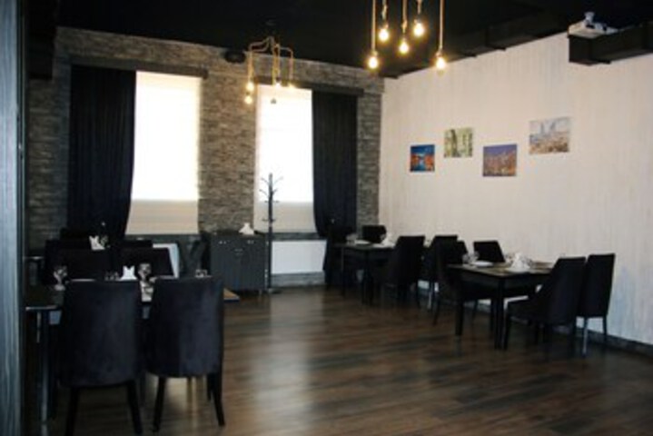 Dining 9 of 15