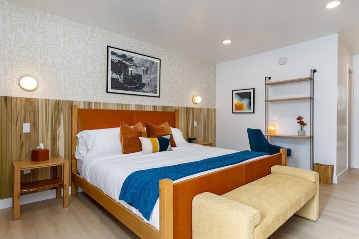 Room 14 of 105