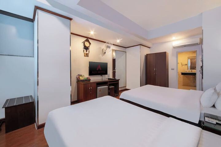 Room 13 of 25