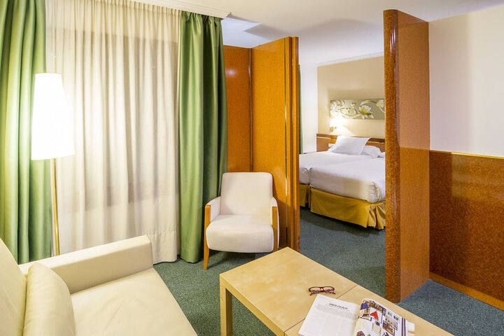Room 13 of 41