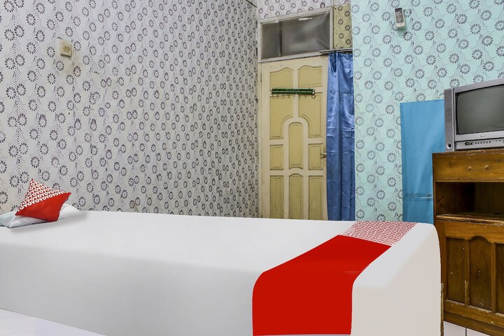 Room 16 of 37