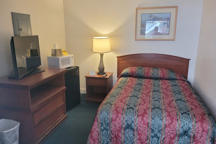 Room 2 of 29