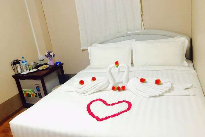 Room 9 of 29