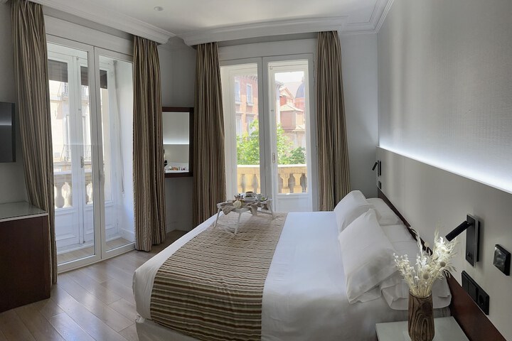 Room 28 of 68