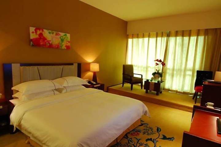 Room 4 of 50