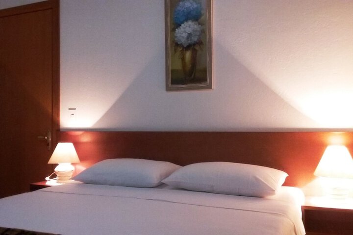 Room 14 of 24