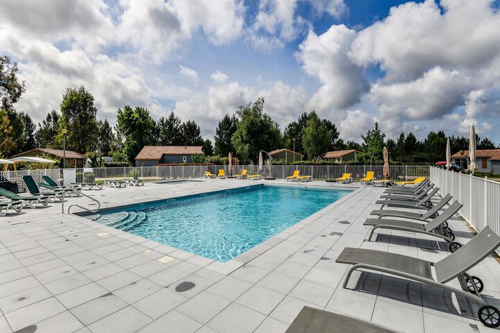 Pool 14 of 31