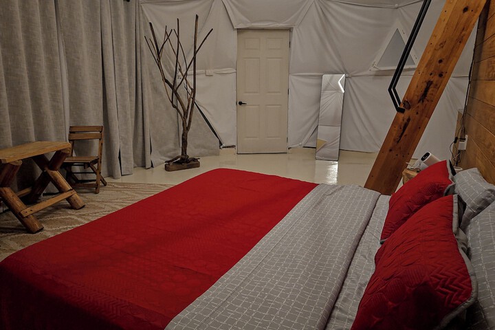 Room 27 of 110