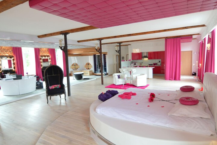 Room 3 of 39